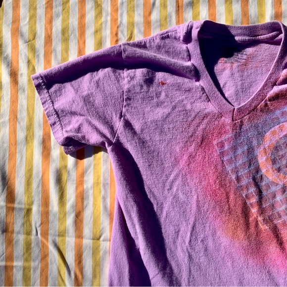 Hanes Handmade V-Neck “Q” Purple Painted Letter Tee One of A Kind Size Small 💜 - Picture 8 of 16